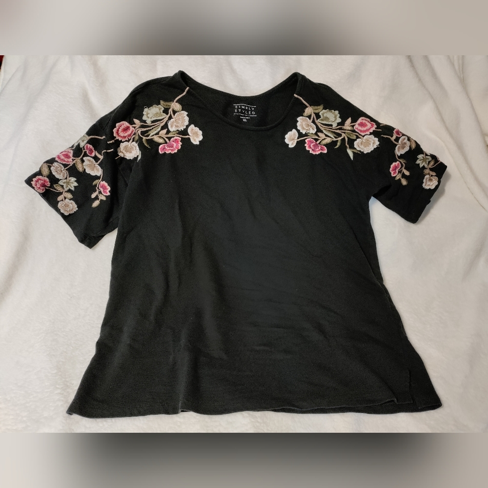 Simply Styled brand floral embroidered black short sleeve shirt, size XL